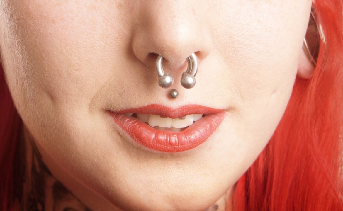 Medusa Piercing Guide: Pain, Healing and Aftercare