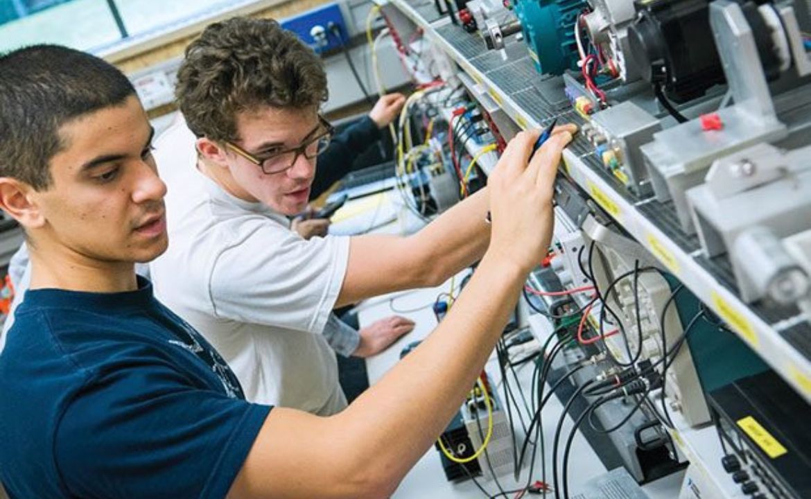Electrical Engineering Technology: Modern Skills Guide
